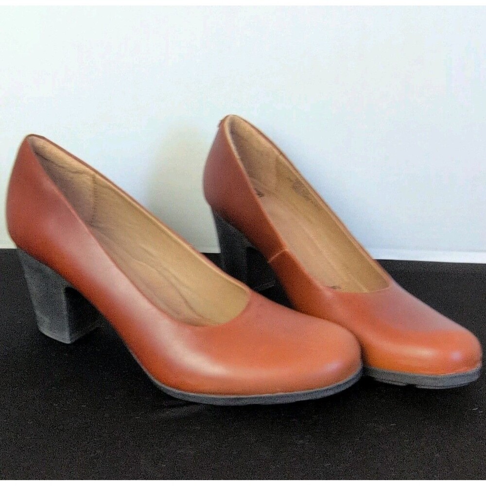 Sofft High Heel Classic Pump Block Size 9.5 Light Brown Leather Upper Comfort